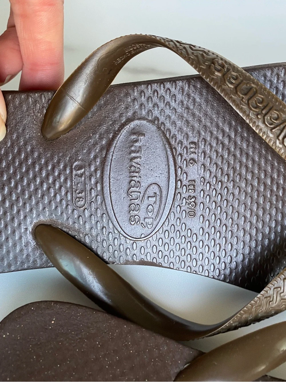 havaianas womens size 6 dark brown flips flops